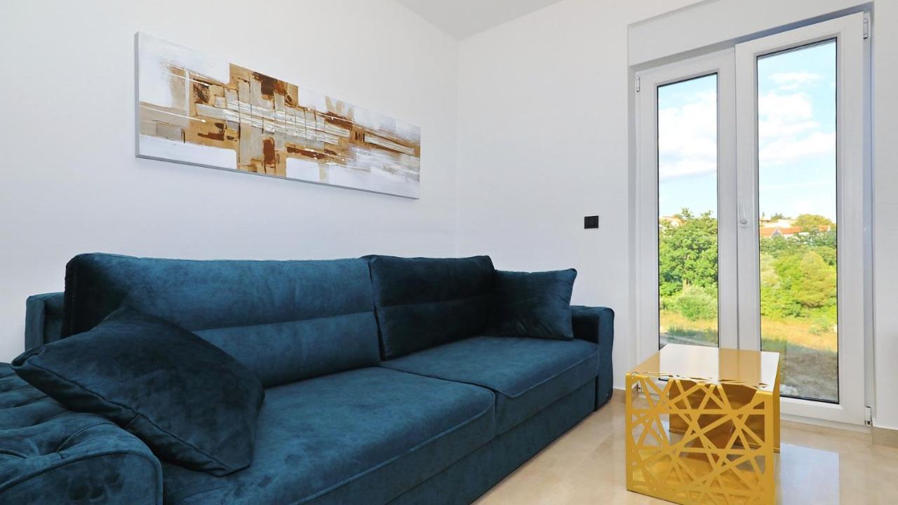Adastra Apartments Maslenica Luaran gambar