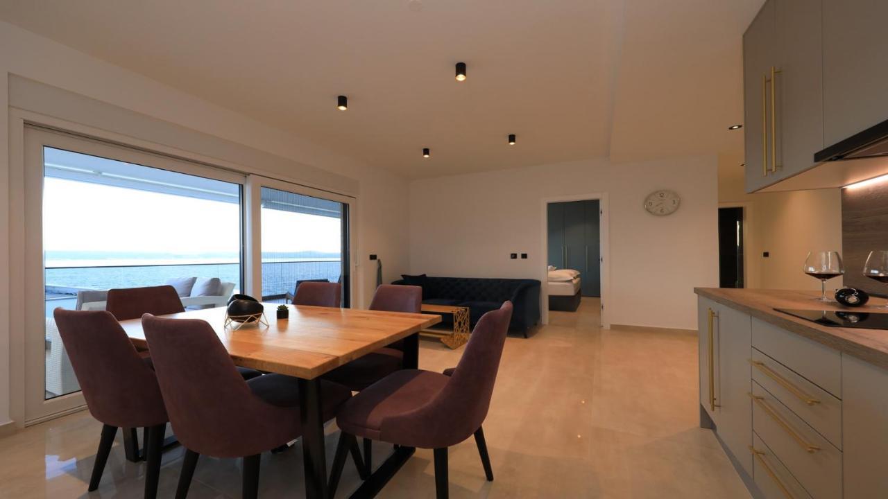 Adastra Apartments Maslenica Luaran gambar