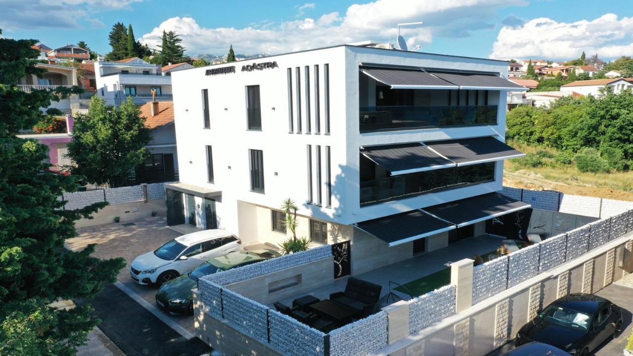 Adastra Apartments Maslenica Luaran gambar