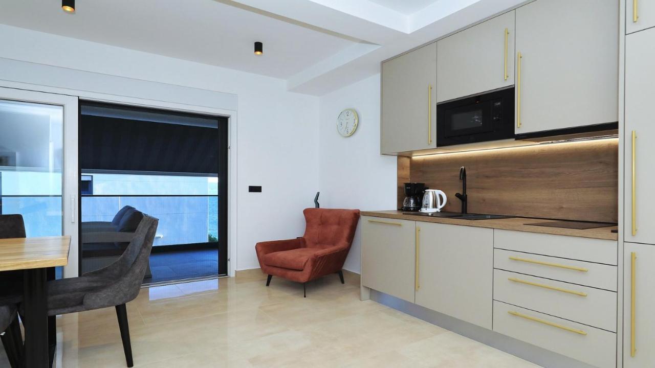 Adastra Apartments Maslenica Luaran gambar