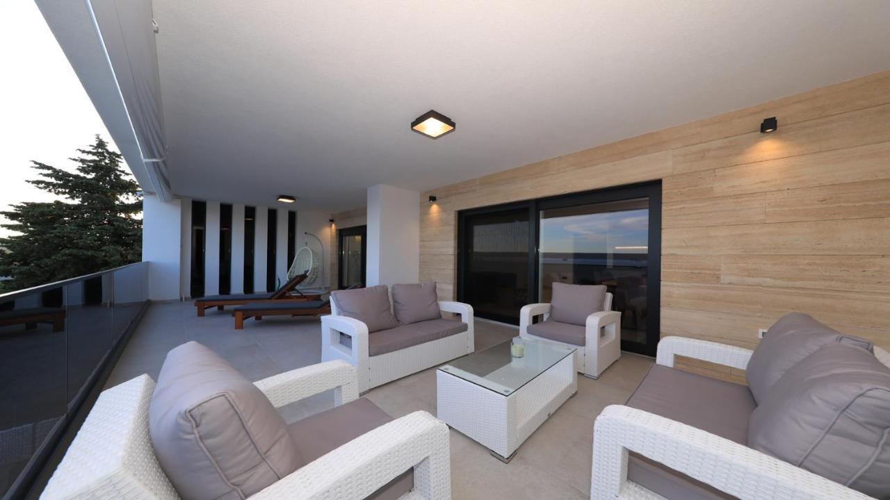 Adastra Apartments Maslenica Luaran gambar