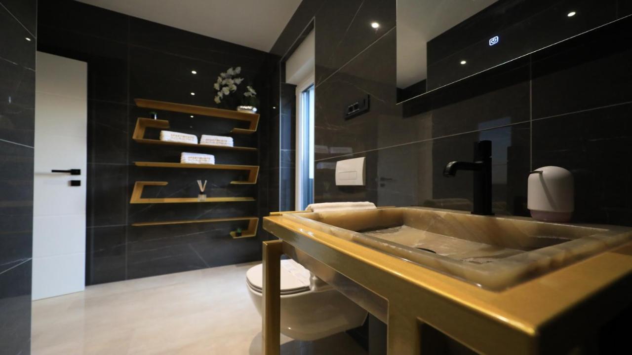 Adastra Apartments Maslenica Luaran gambar
