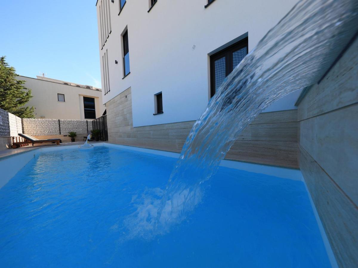 Adastra Apartments Maslenica Luaran gambar
