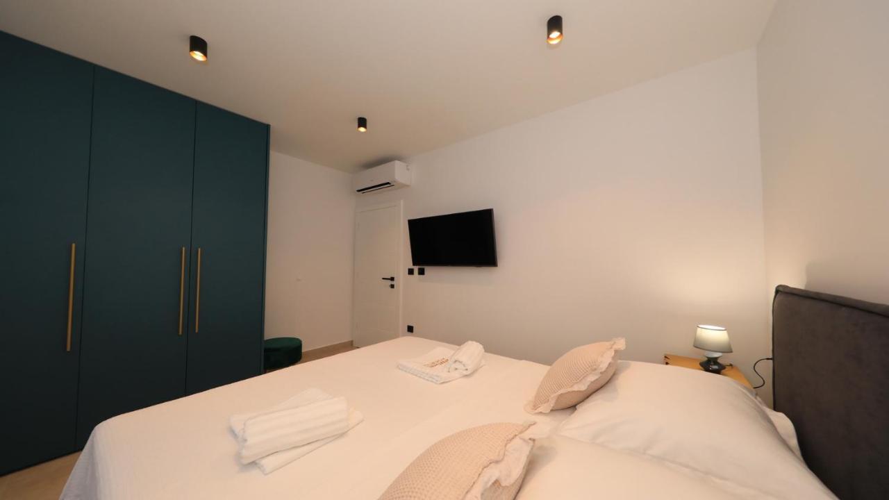 Adastra Apartments Maslenica Luaran gambar