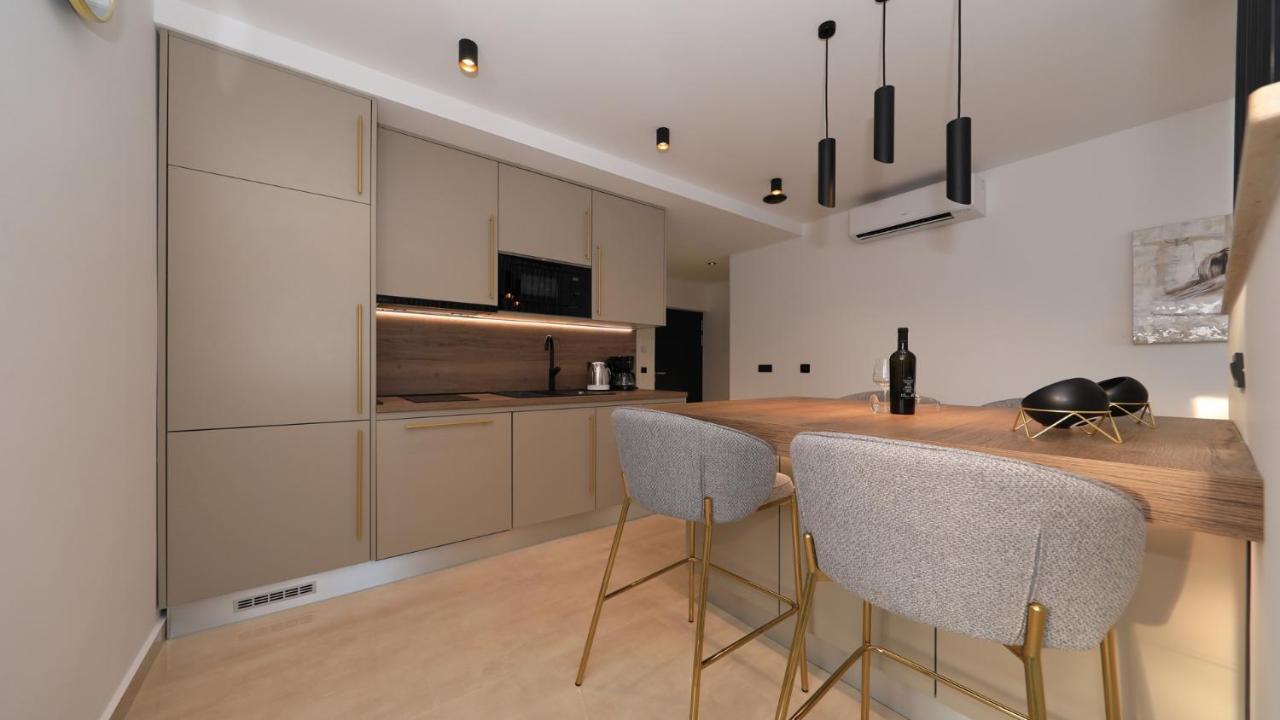 Adastra Apartments Maslenica Luaran gambar