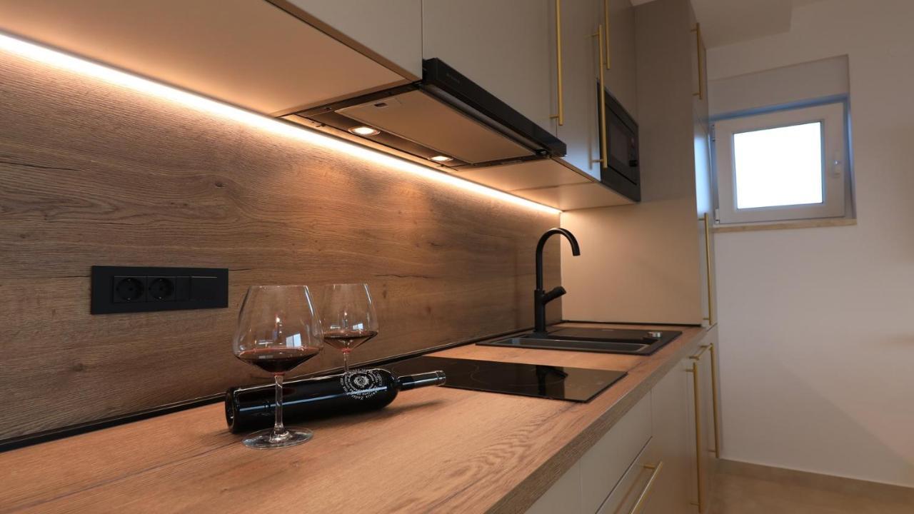 Adastra Apartments Maslenica Luaran gambar