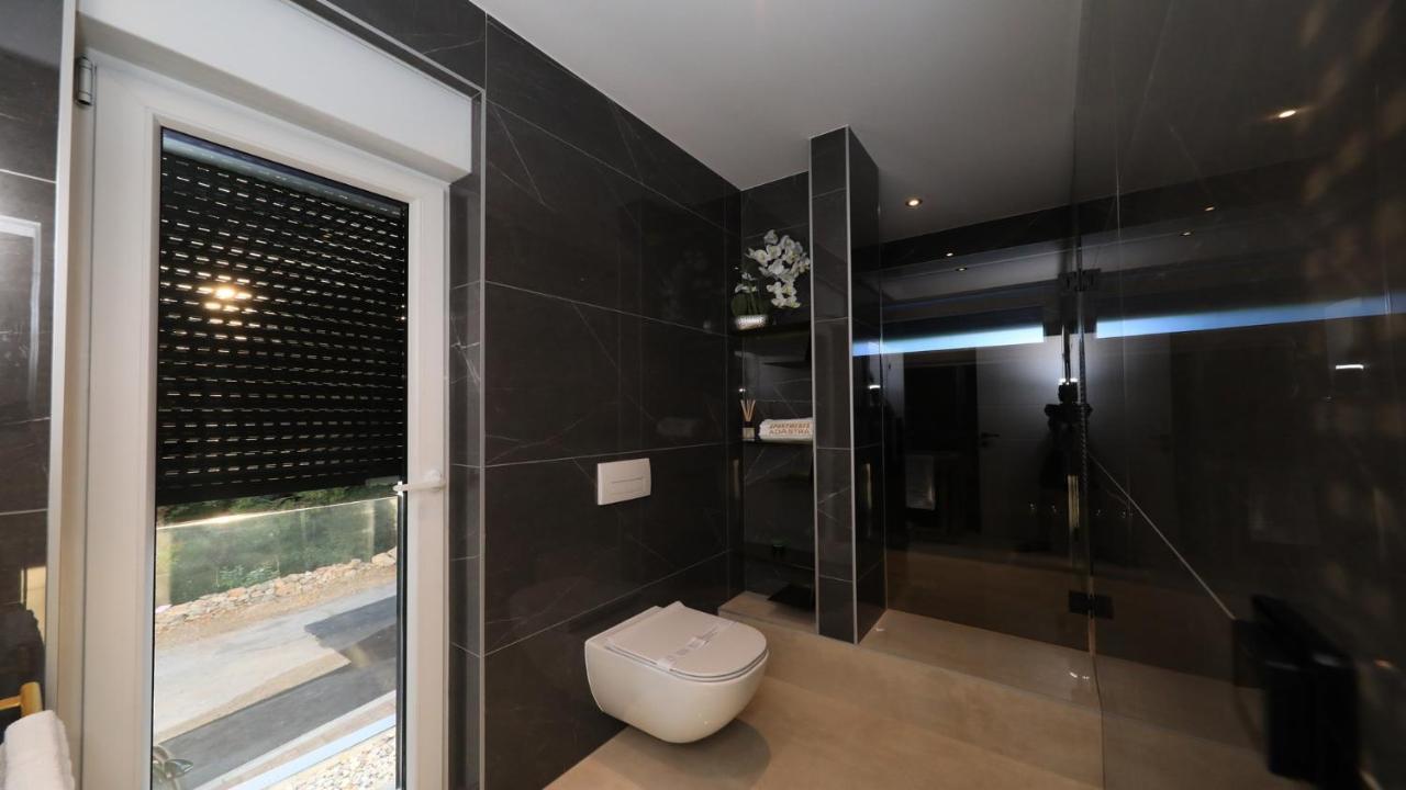 Adastra Apartments Maslenica Luaran gambar