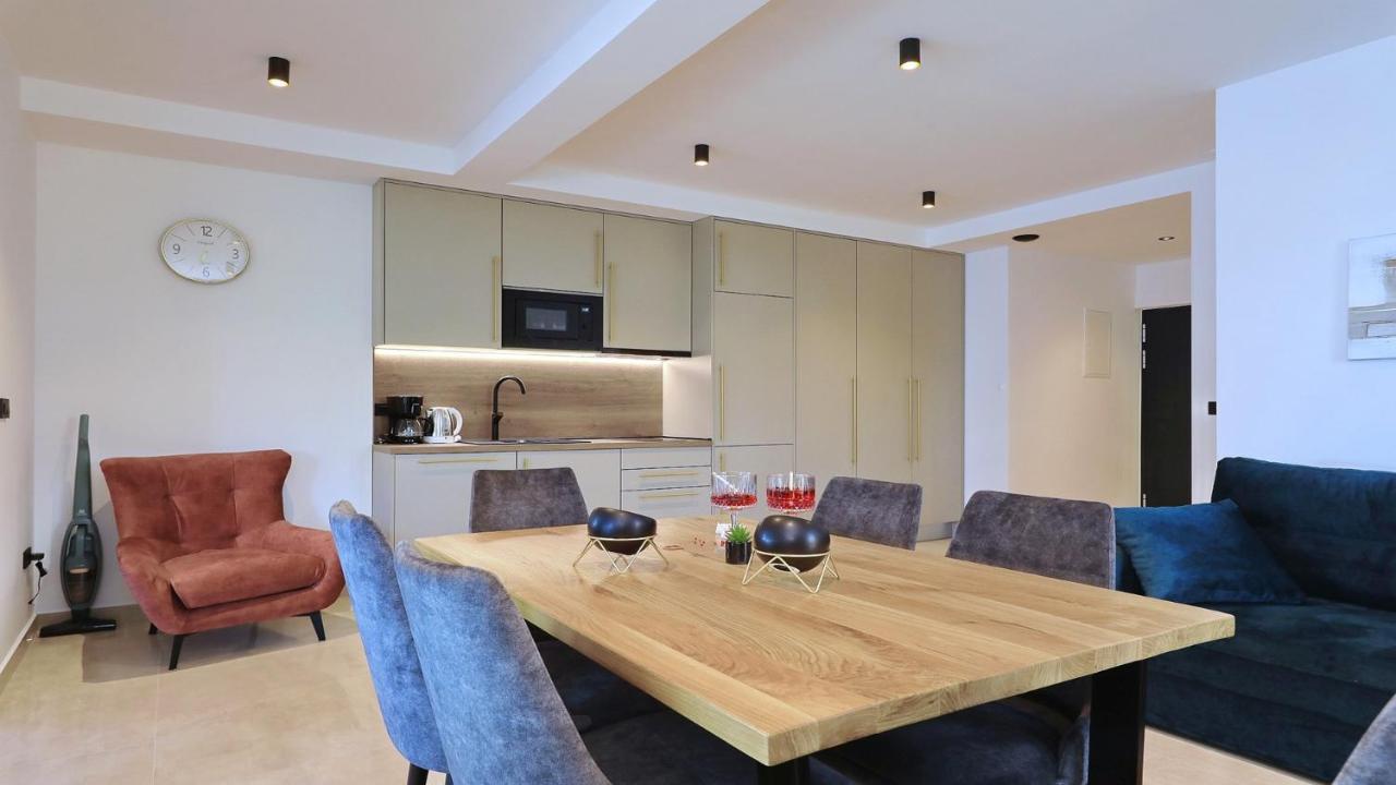 Adastra Apartments Maslenica Luaran gambar