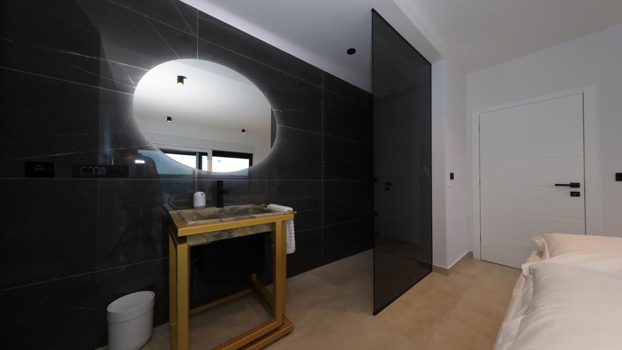 Adastra Apartments Maslenica Luaran gambar