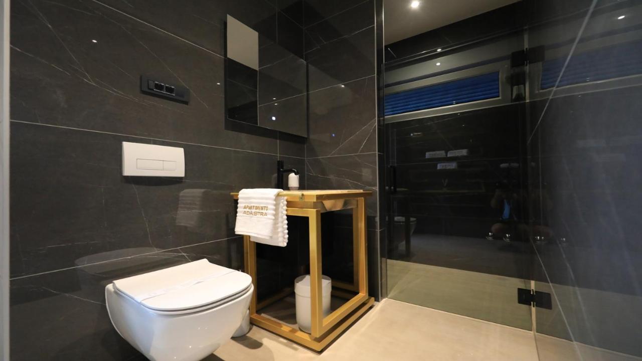 Adastra Apartments Maslenica Luaran gambar