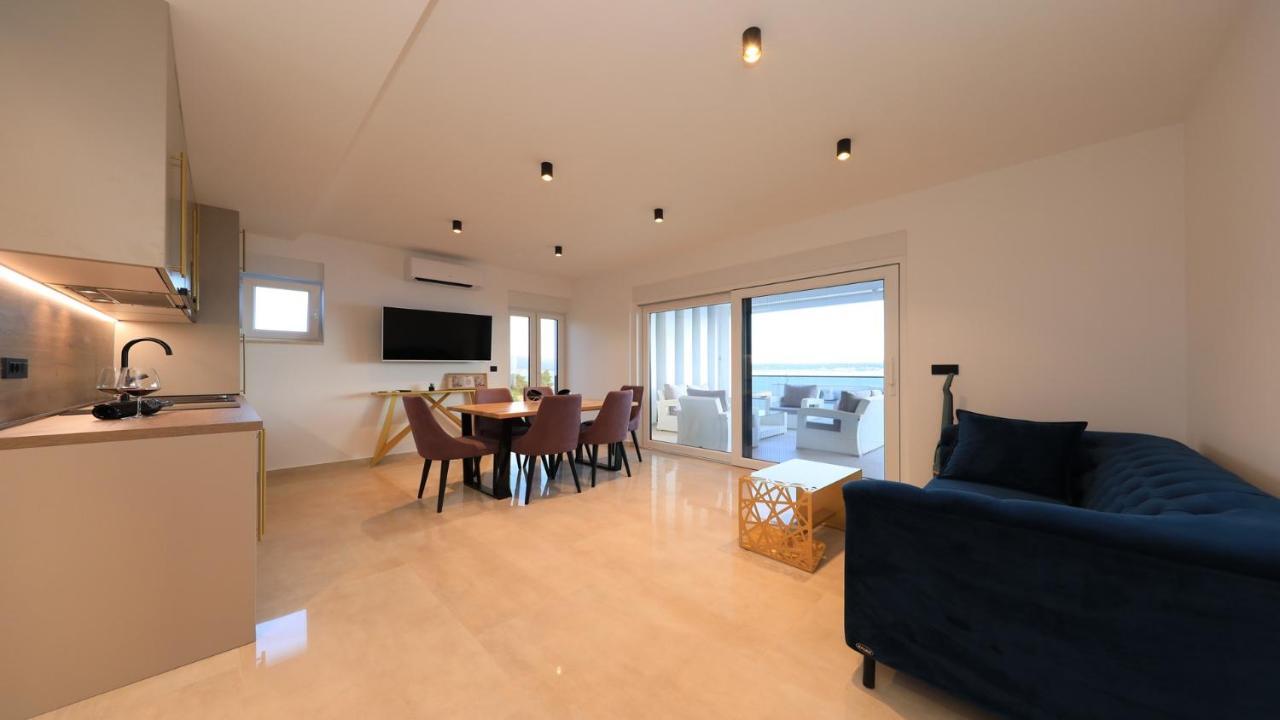 Adastra Apartments Maslenica Luaran gambar